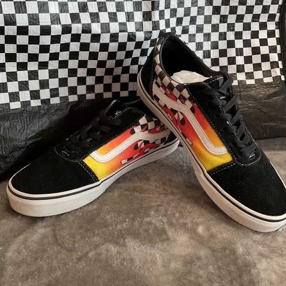 VANS SK8-LOW YOUTH SNEAKERS WITH FLAMES AND CHECKERBOARD - Picture 7 of 11